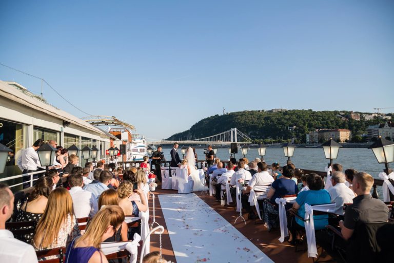 esküvő, hajós esküvő, Columbus Hajó, menyasszony, vőlegény, esküvői dekoráció
